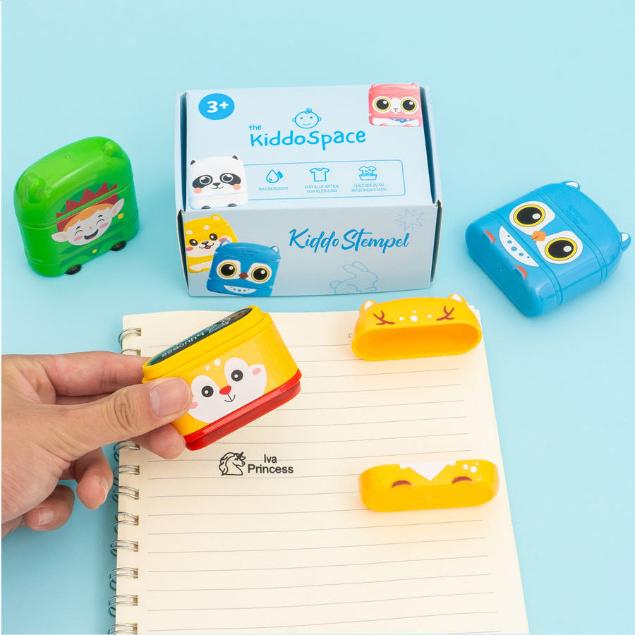 KiddoStamp™ - Personalisierter Namensstempel (Weihnachtsedition 2025)