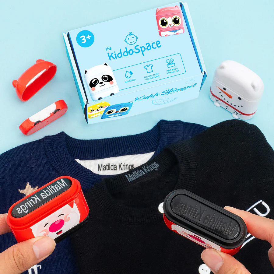 KiddoStamp™ - Personalisierter Namensstempel (Weihnachtsedition 2025)