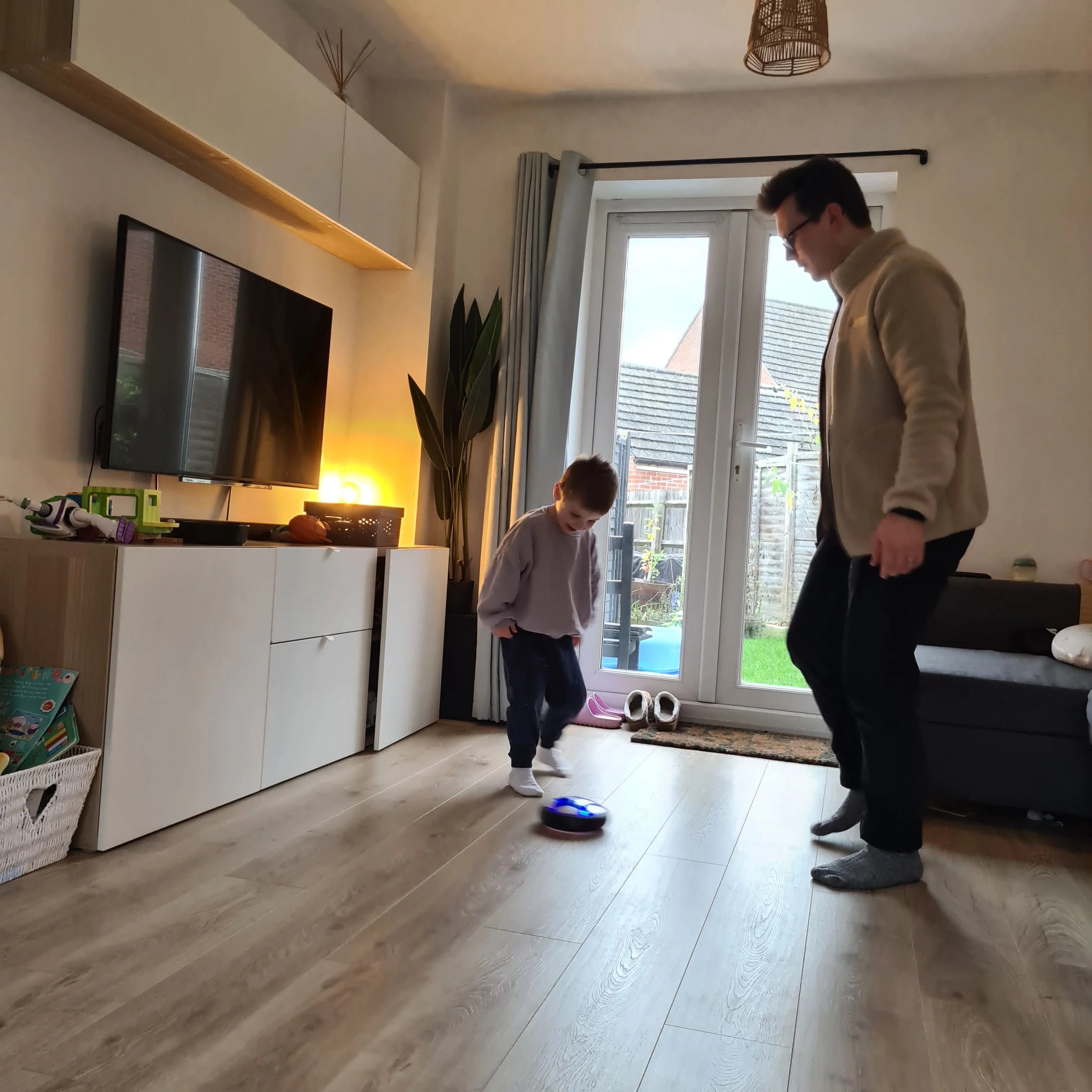 KiddoSpace™ - LED-Schwebefußball für Kinder